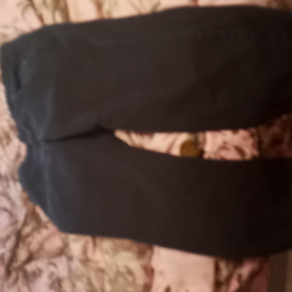 I'm trying to sale a pear of Black work pants Size 16W
